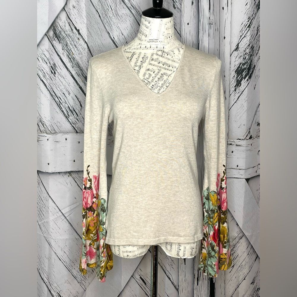 INC. International Concepts V-neck Floral Sweater Bell Sleeves Size M